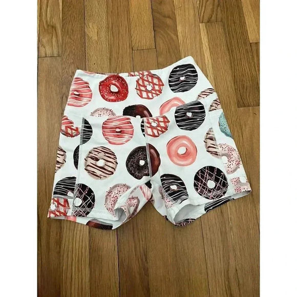 Muscles & Donuts Women's White Donuts Shorts Size Small - Picture 1 of 6